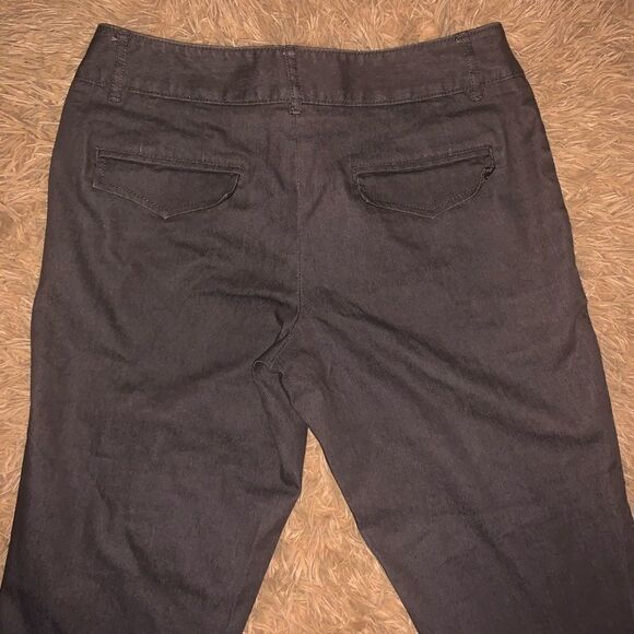 Dalia Collection Petite Women’s Capri Pants - Picture 4 of 5